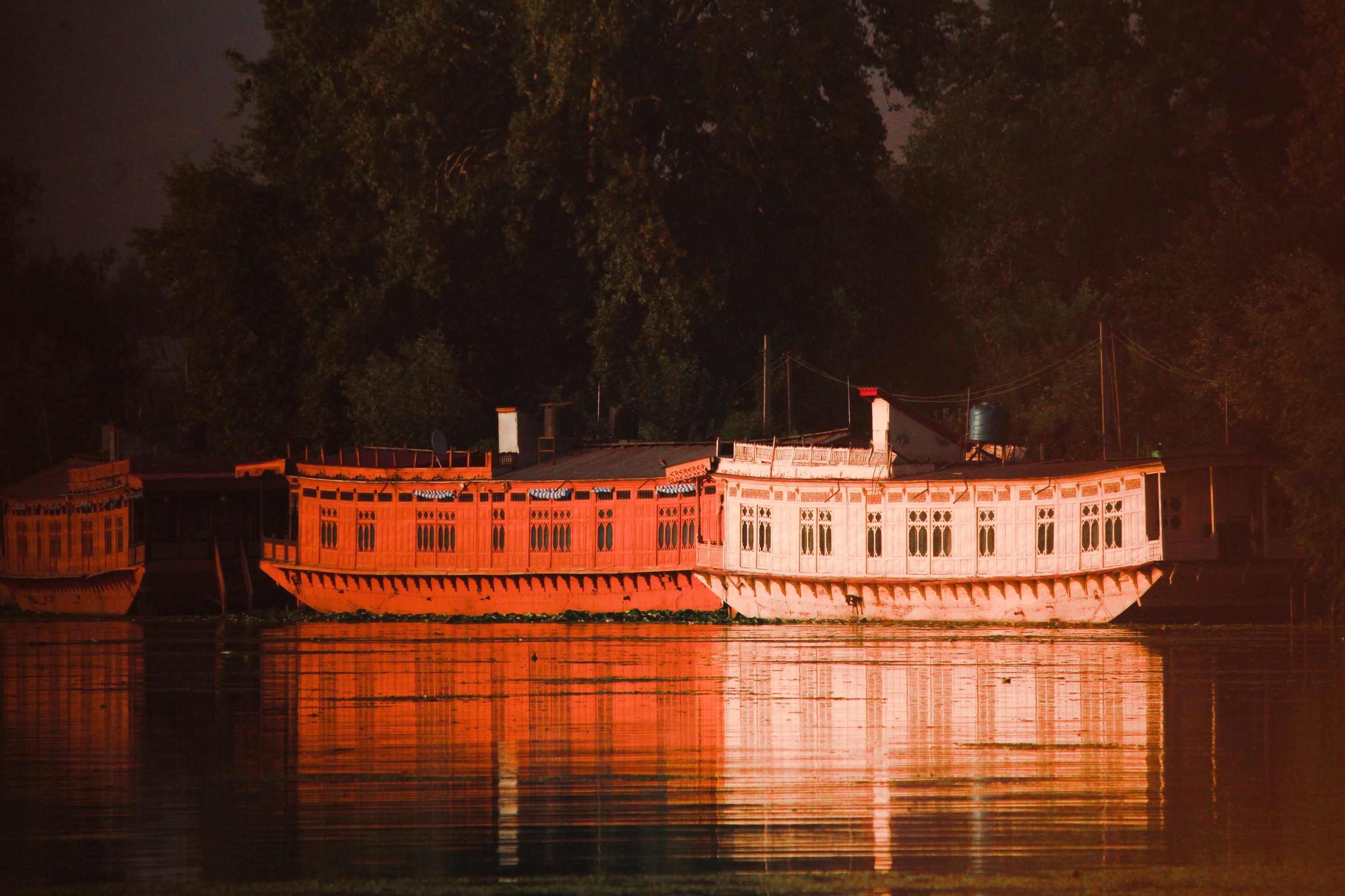 Srinagar Houseboat Package